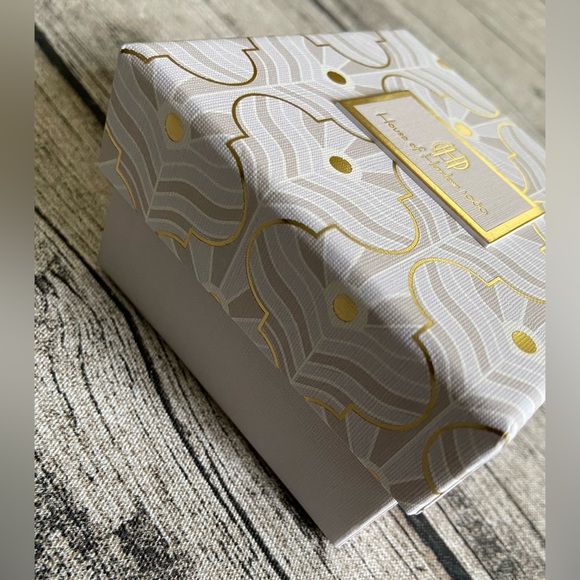 New in box. Stretchy beaded bracelet with 5 millefiori heart charms in colors - Picture 14 of 16